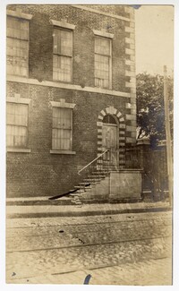 Photograph of 329 East Bay Street