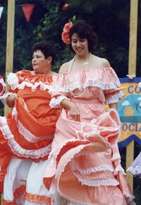 Fotografía de dos bailarines de Puerto Rico, Festival Hispano./ Photograph of Two Puerto Rico Dancers, Hispanic Festival