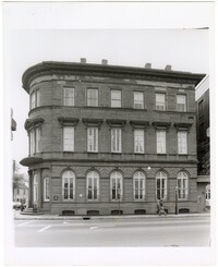 1 Broad Street
