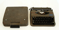Hermes Rocket travet typewriter