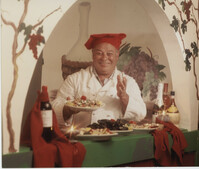 Fotografía de Ruben García y sus platos para las celebraciones de fin de año  /  Photograph of Ruben Garcia and his Holiday Dishes