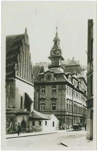 Prager Ghetto. Altneusynagoge. Jüdisches Rathaus mit hebräischer Uhr.