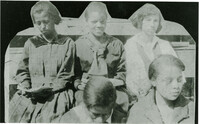 Five female Avery Students