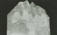 Three female Avery Students