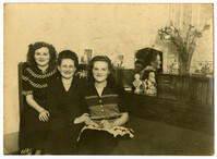 Francine, Germaine, and Suzanne Azjensztark, 1948